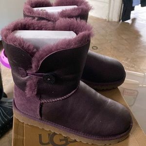 UGG purple Bailey button metallic size 4